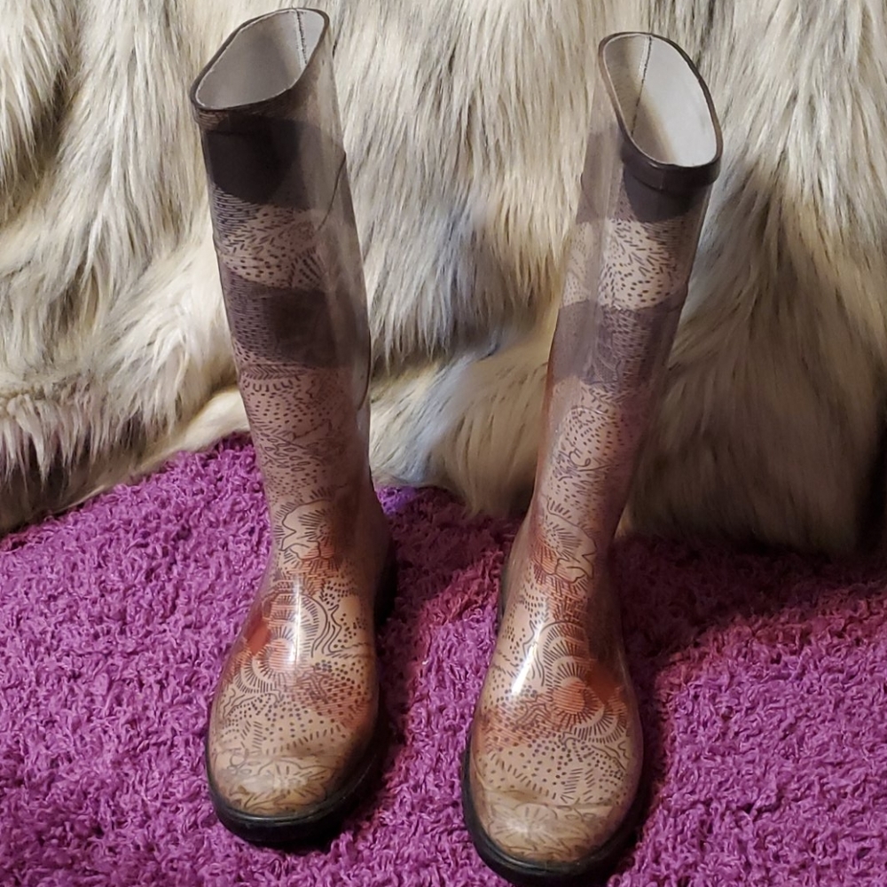 Burberry Rain Boots 👢 - Picture 3 of 16